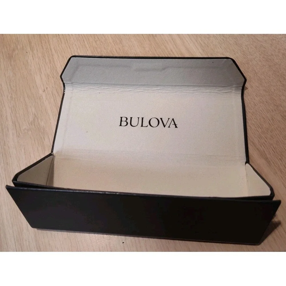Bulova Semi Hard Tri‎ Fold Sunglasses Case Gray Magnetic Closure Velvet Lined